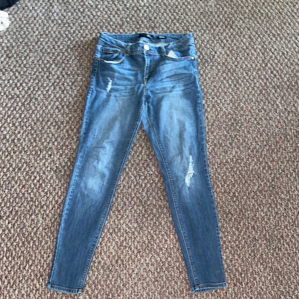 1822 Denim “ADRIANNA” Skinny Jean